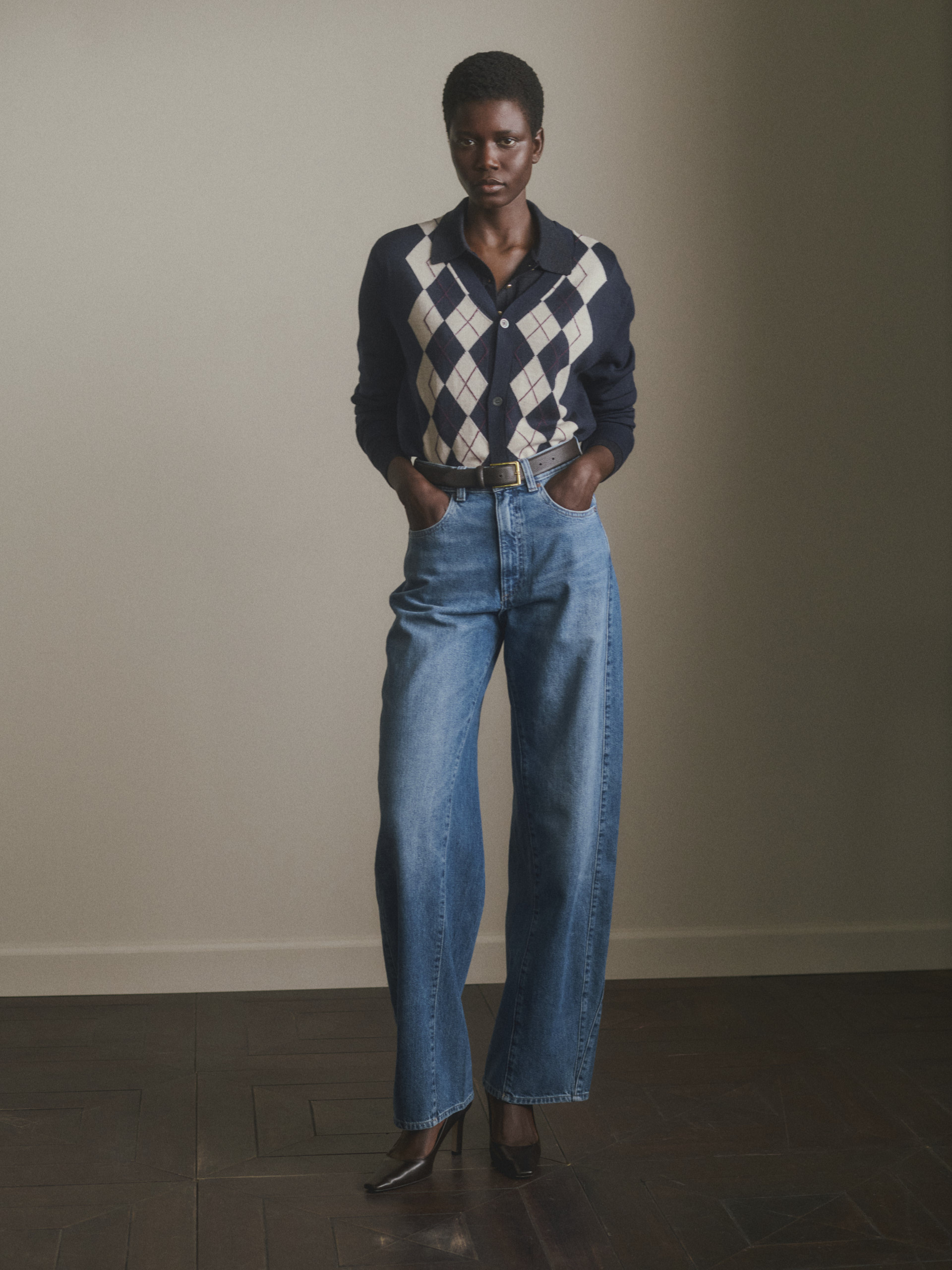 DL 1961_14432_TAYLOR RELAXED BARREL_AUTHENTIC_90096_V NECK CARDIGAN_NAVY ARGYLE_094
