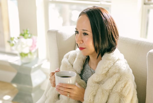 LS-0819-WOMAN-COFFEE-RUCHED-OFF-WHITE-01