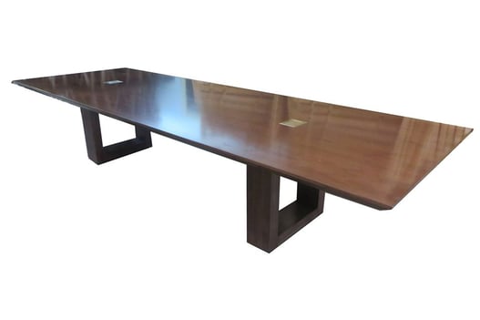 Storgio table