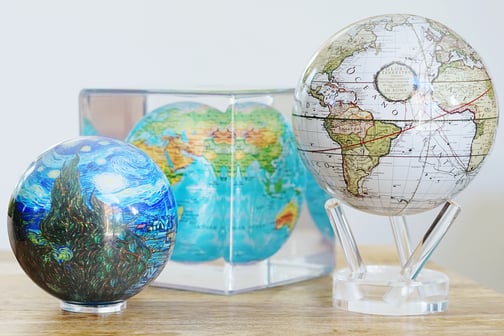 mova_group_shot_6x4_300_dpi[1]